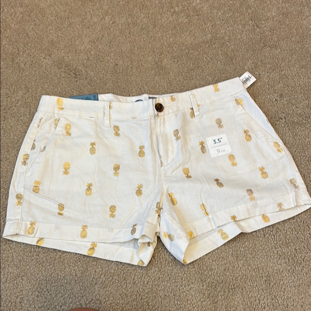Bundle of 2 Old Navy 3.5” Womens Shorts Red Cotton, White Pineapple Linen Size 6 - Picture 3 of 10